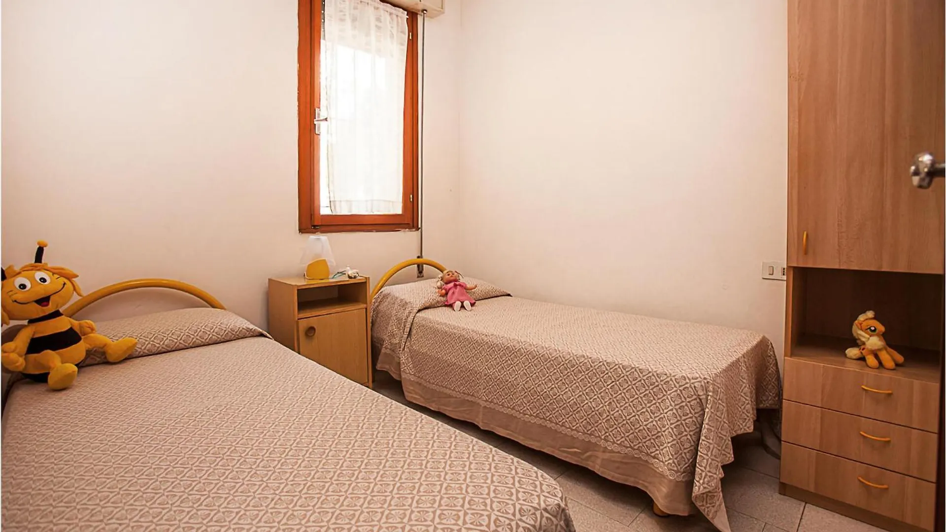 Gorgeous Apartment In Rosolina Mare With Kitchen