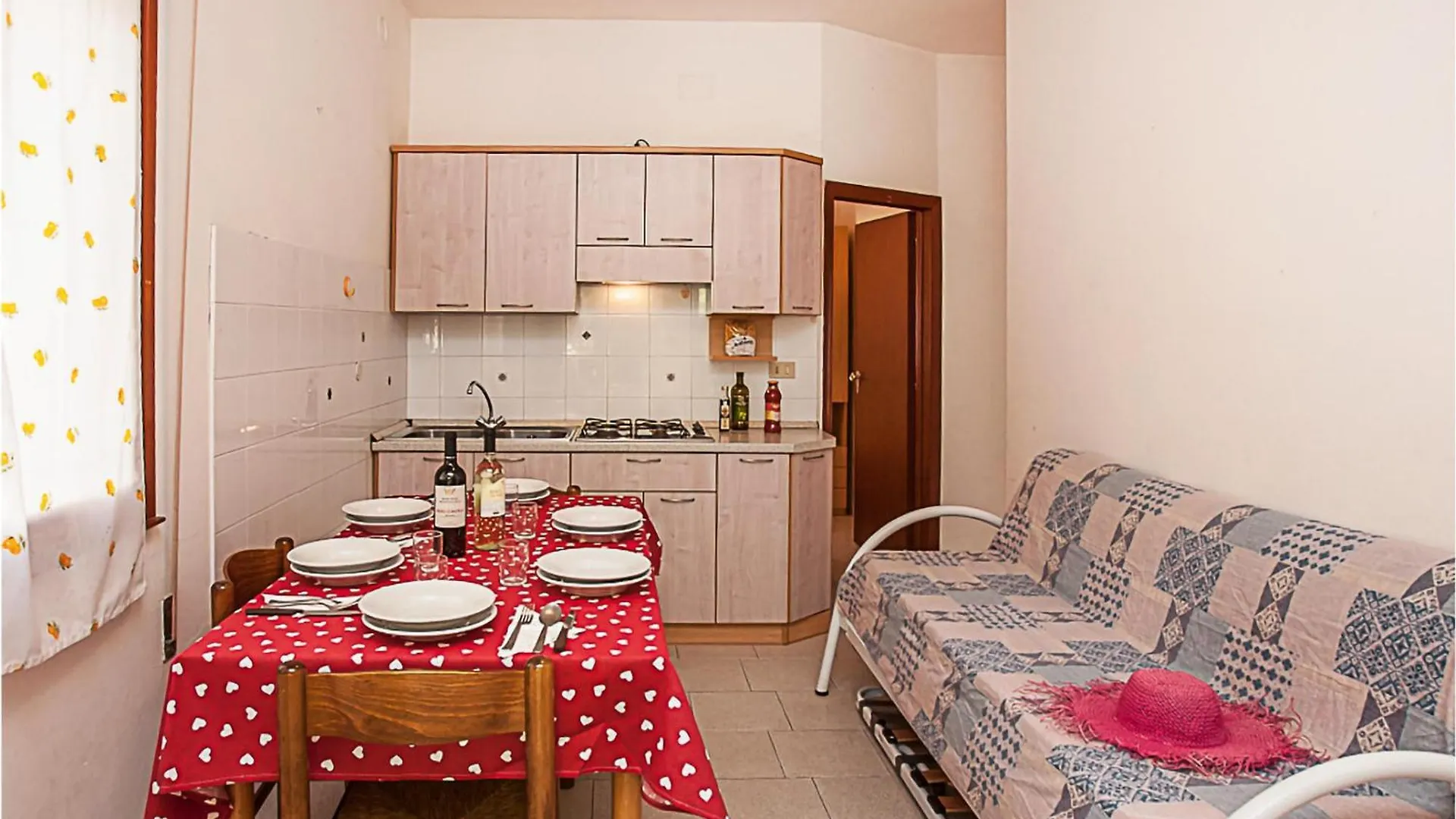 Gorgeous Apartment In Rosolina Mare With Kitchen